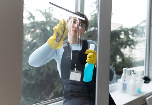 Nettoyage de vitres intérieures et extérieures à Étoutteville